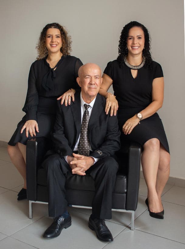 Equipe Carvalho e Fernandes - Dr. Albérico, Dra. Kátia e Dra. Érika
